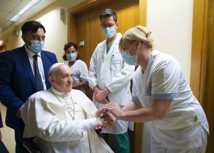 Foto: Papa Francisco salió del hospital tras su operación de colon/cortesía