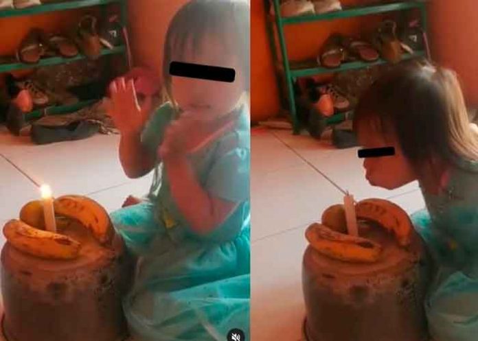 Improvisan ‘pastel’ con bananos para festejar el cumpleaños de su hija