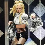 Britney Spears no subirá a los escenarios mientras su padre la controle