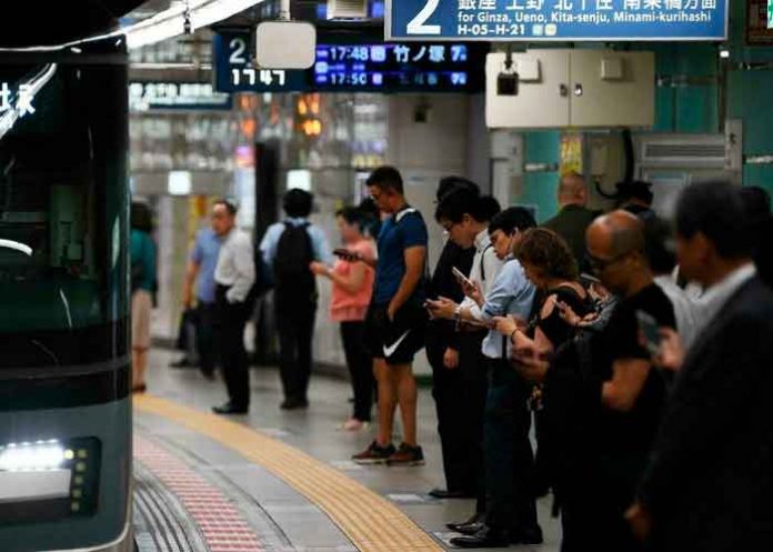 Dos heridos en Tokio en ataque con ácido en una estación de metro