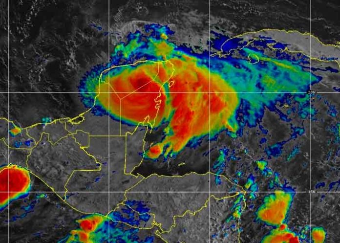 Grace se degrada a tormenta tropical a su paso por el este de México