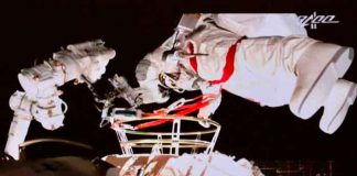 Astronautas chinos realizan una nueva caminata especial
