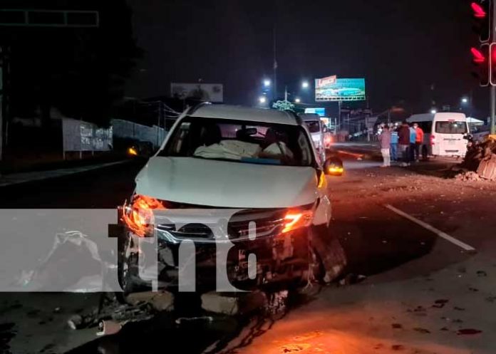 Accidente deja dos lesionados en la segunda entrada de Las Colinas en Managua