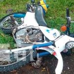 Motocicleta en accidente de tránsito que cobró una vida en Río San Juan