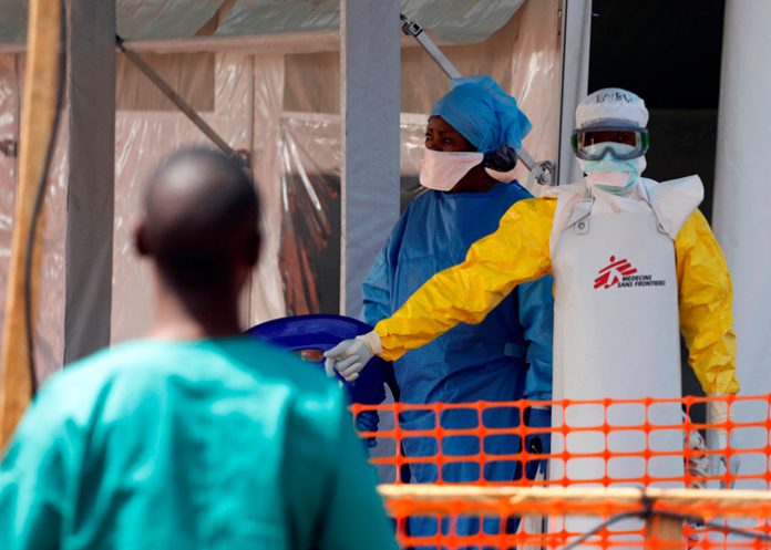 Sanitarios en un centro médico de Goma (República Democrática del Congo) / FOTO / Reuters