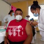 Foto: Aplican la vacuna AstraZeneca en Río San Juan / TN8