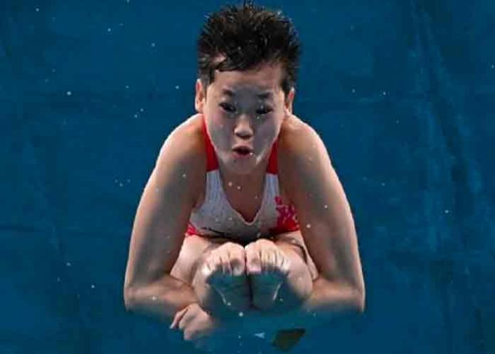 Hongchan Quan, la atleta de 14 años que realizo tres clavados perfectos