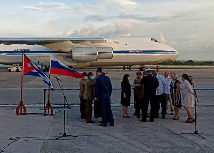 Llega a Cuba vuelo con ayuda solidaria de Rusia