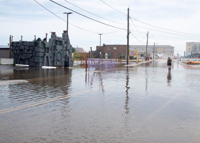 Las inundación en Tennessee a dejado al menos 16 muertos y 30 desaparecidos.