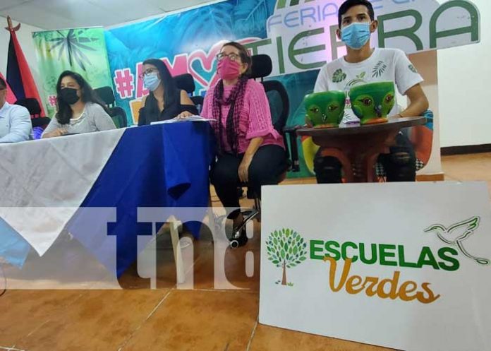 Conferencia sobre competencia de Escuelas Verdes en Nicaragua