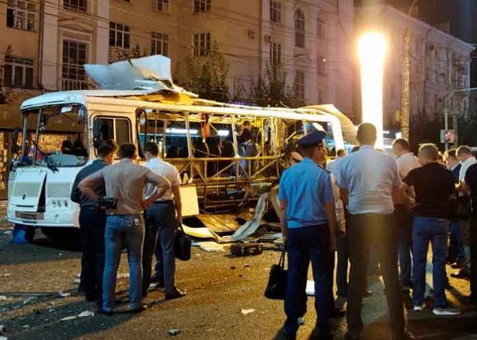 Explosión de autobús mata a uno, hiere al menos a 15 en la metrópolis rusa de Voronezh / FOTO / Vatanews