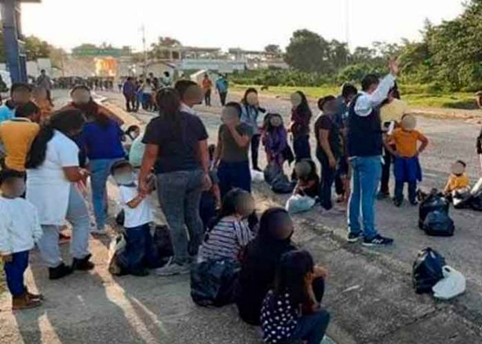 Caravana de migrantes varados en Guatemala