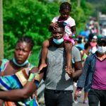 Abandonan a 101 migrantes haitianos en Guatemala