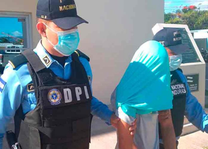 Menor hondureño es detenido por decapitar a un hombre