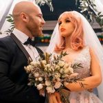 Un ruso se divorció de su muñeca erótica ¡para casarse con otra!