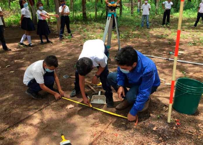 Realizan taller “Arqueólogo por un día” con estudiantes de la comunidad Papalonal