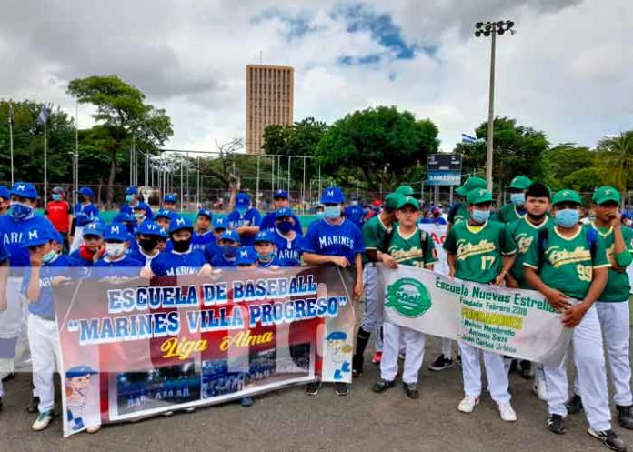 Más de 800 jóvenes participan en liga de Béisbol Roberto Clemente