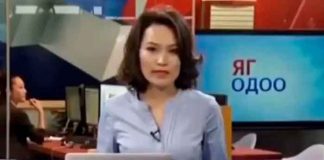 Mujer presentadora de un noticiero en vivo