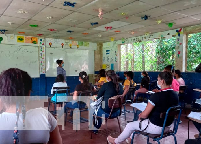 Universidad en el campo beneficia a jóvenes y adultos de Río San Juan