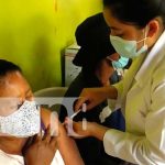 Aplicación de vacunas contra el COVID-19 en Jalapa