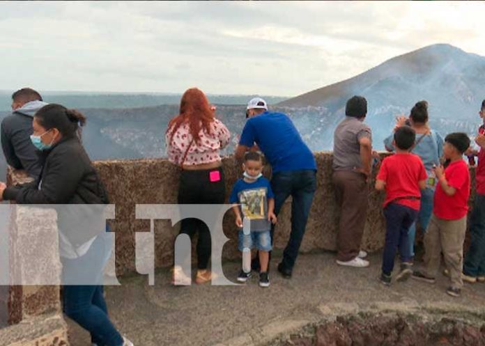 Familias visitan Volcán Masaya y disfrutan de su bellezas naturales