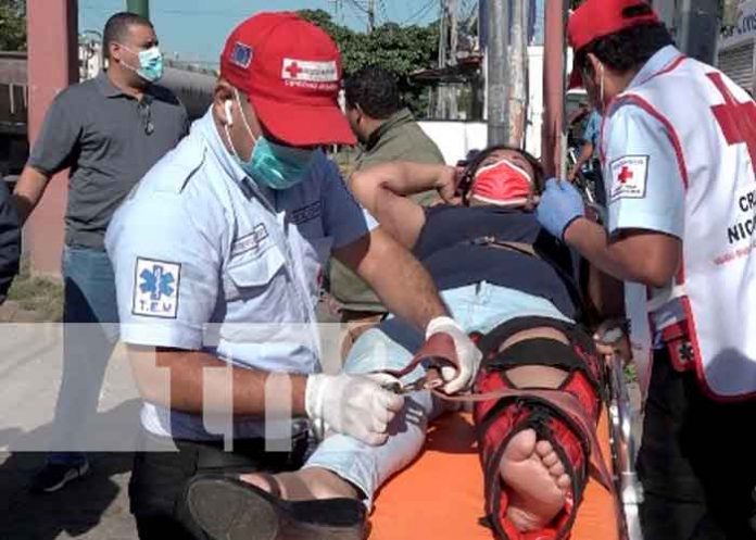 Motociclista imprudente impactó en una camioneta en Managua