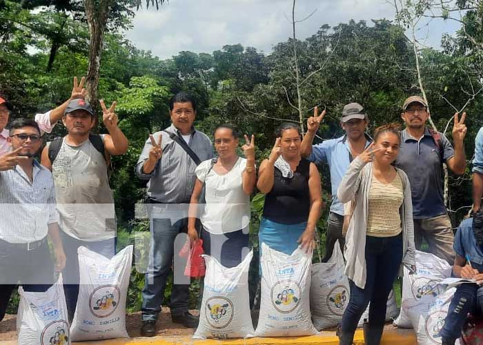 Entrega de bonos tecnológicos de frijol para agricultores en Matiguás, Nicaragua