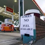 Escasez de combustible en Inglaterra desata batallas campales en gasolineras