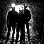 Equipos de emergencias tratan de rescatar a 39 mineros atrapados, Canadá