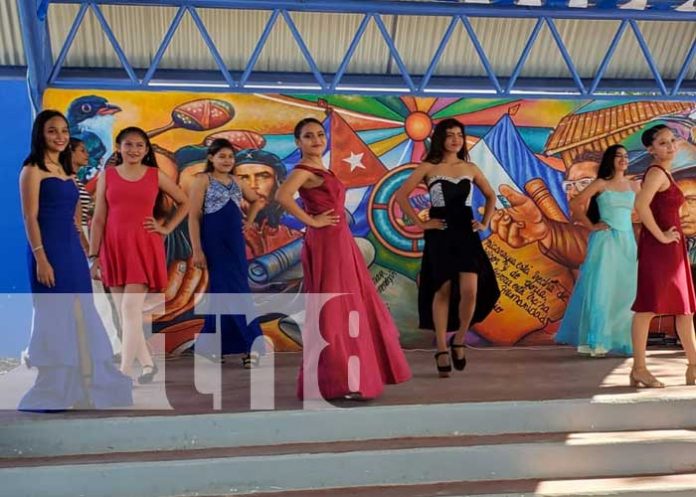 Certamen de las Musas Bicentenario en los colegios de Managua