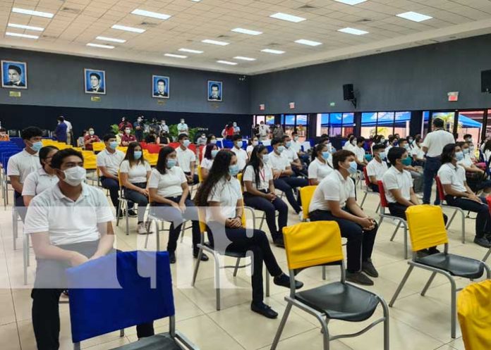 Bachilleres de Managua conocen oferta de universidades