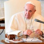 El papa Francisco reveló que tras su operación "algunos me querían muerto"