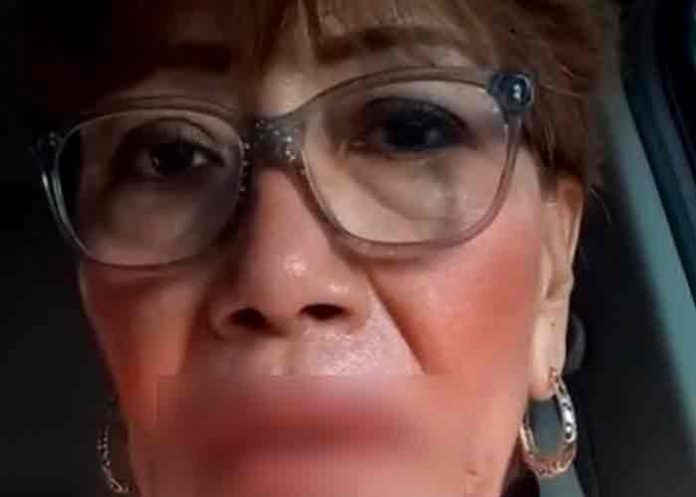 Mujer pega sus labios con Kola Loka para asustar a su hija (video)