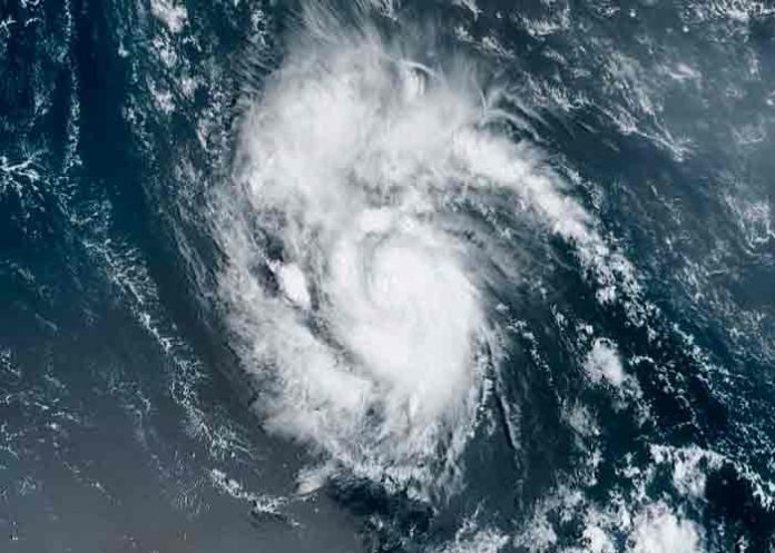 Sam se convierte en séptimo huracán en el Atlántico