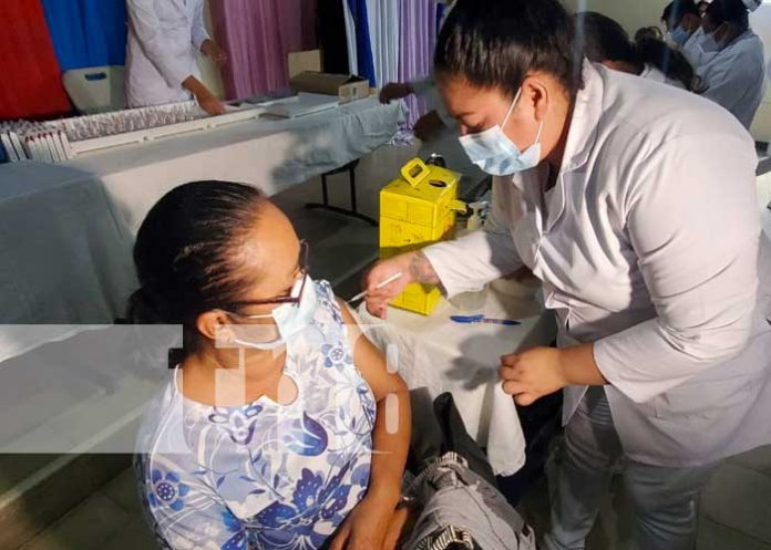 Jornada de vacunación de la dosis Sputnik V en Managua