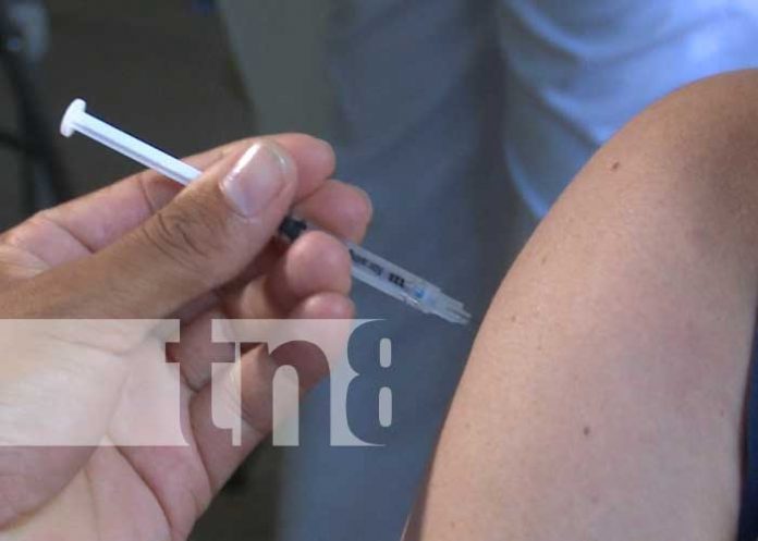 Vacunación para mayores de 30 años continúa en Managua