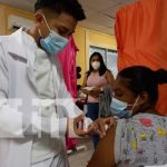 Aplican vacuna contra el COVID-19 en Río San Juan