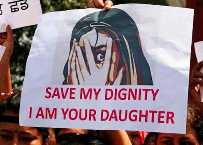 India: Policía detiene a 28 personas acusadas de violar a una adolescente
