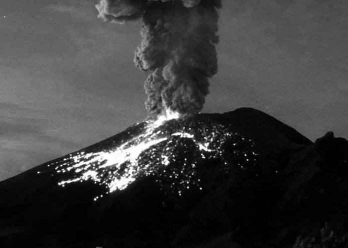 Alerta: Volcán Popocatépetl registra explosión con material incandescente