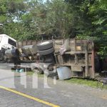Camión cargado de plátanos se vuelca en la Isla de Ometepe