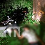 Motociclista pierde el control y se estrella contra un árbol en Juigalpa, Chontales
