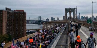 Bomberos protestan en Nueva York contra vacunación obligatoria