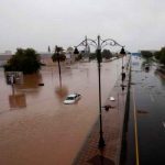 Ciclón Shaheen deja 4 muertos y continúa debilitándose en su paso por Omán