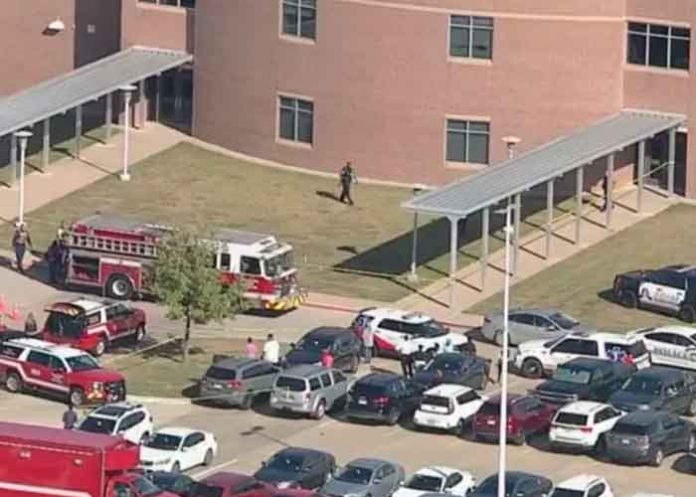 Varios heridos en tiroteo en una escuela secundaria de Texas