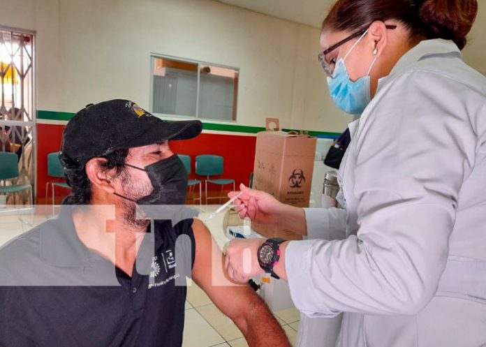 Sábado de vacunación voluntaria contra el COVID-19 desde el Policlínico Iraní