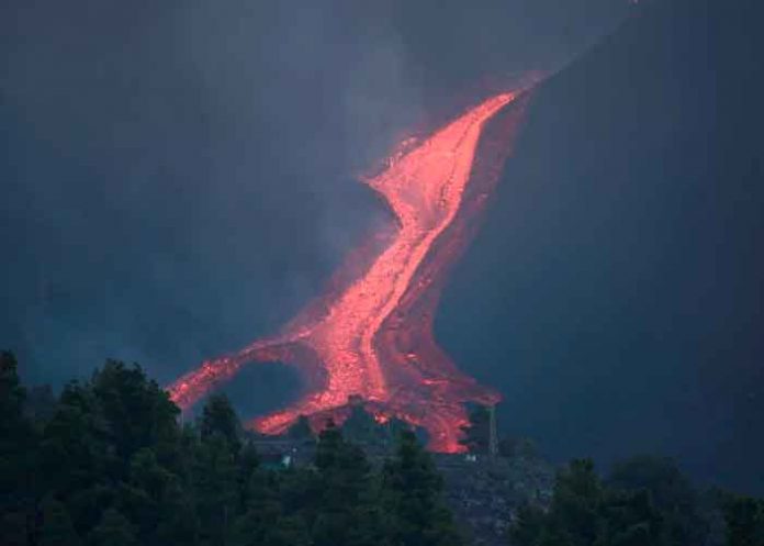 Ola de lava del volcán Cumbre Vieja podría crear otro delta sobre el mar