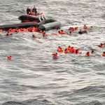 Muertas 15 personas al naufragar un bote frente a la costa de Libia