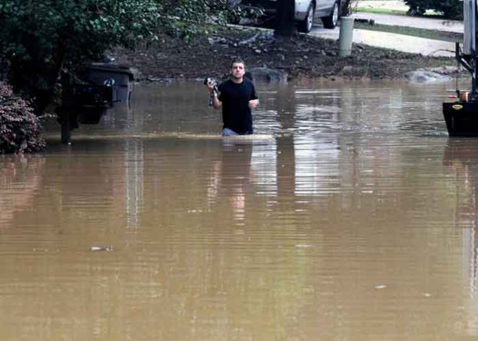 Al menos cuatro personas muertas en Alabama por inundaciones