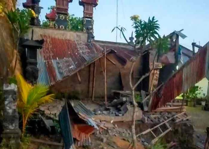 Un sismo de magnitud 4,8 remece Bali, deja al menos tres fallecidos