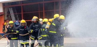 Ejercicio demostrativo de bomberas en curso en Nicaragua